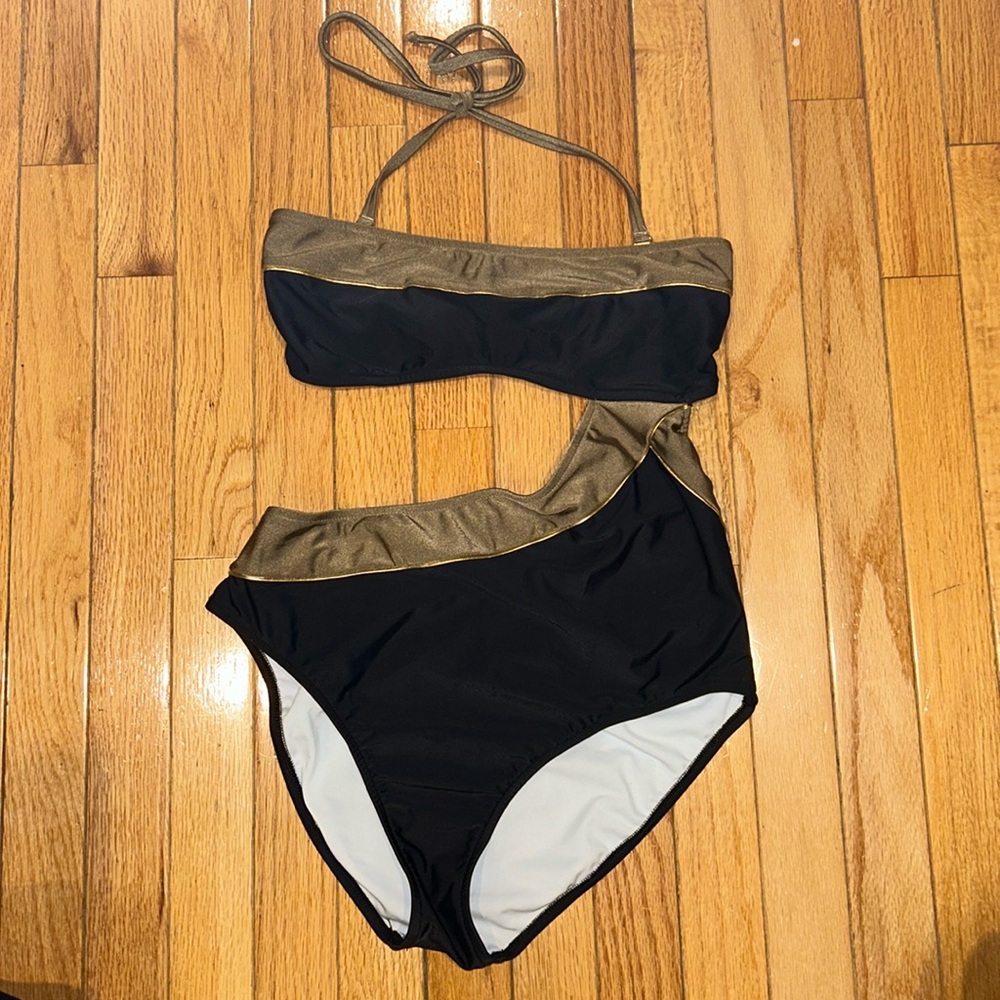 Venus black and metallic monokini